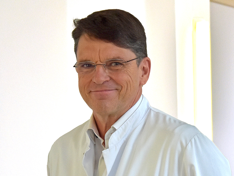 Portrait Dr. Ulrich Giebisch, Oberarzt Pneumologie, Schlaf- und Beatmungsmedizin