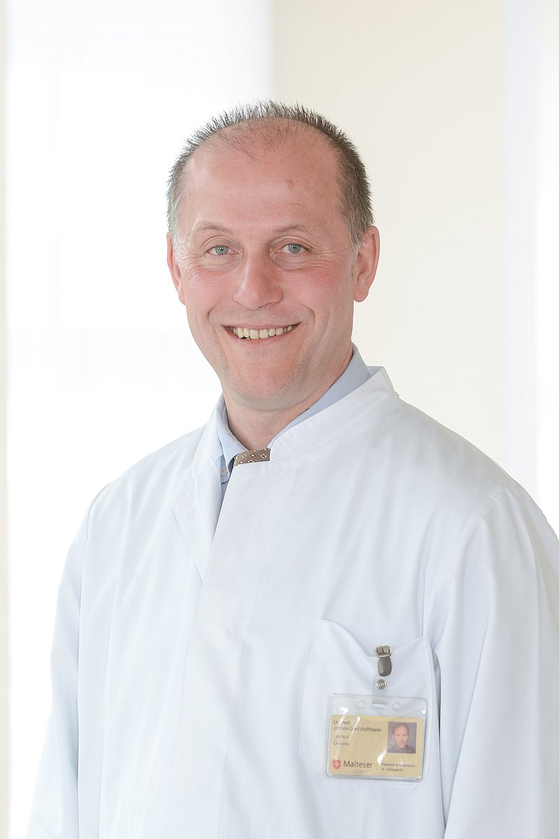 Portrait Dr. Jochen Hoffmann, Chefarzt Geriatrie St. Hildegardis Krankenhaus