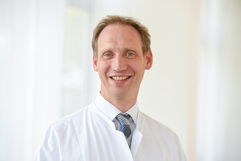 2025_Portrait_Dr_Peter_Loeff.jpg