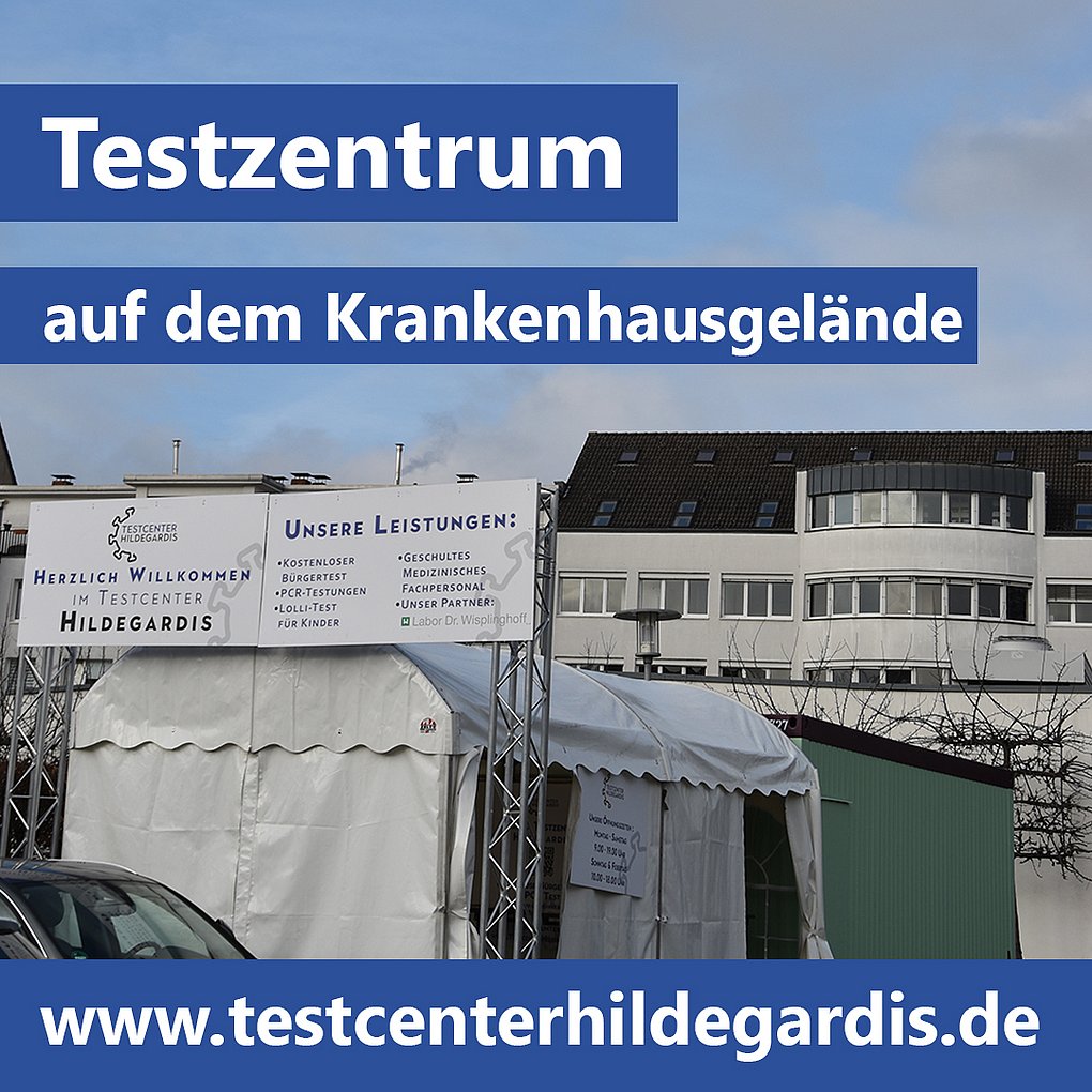 Corona Testzentrum auf dem Parkplatz des St. Hildegardis Krankenhauses