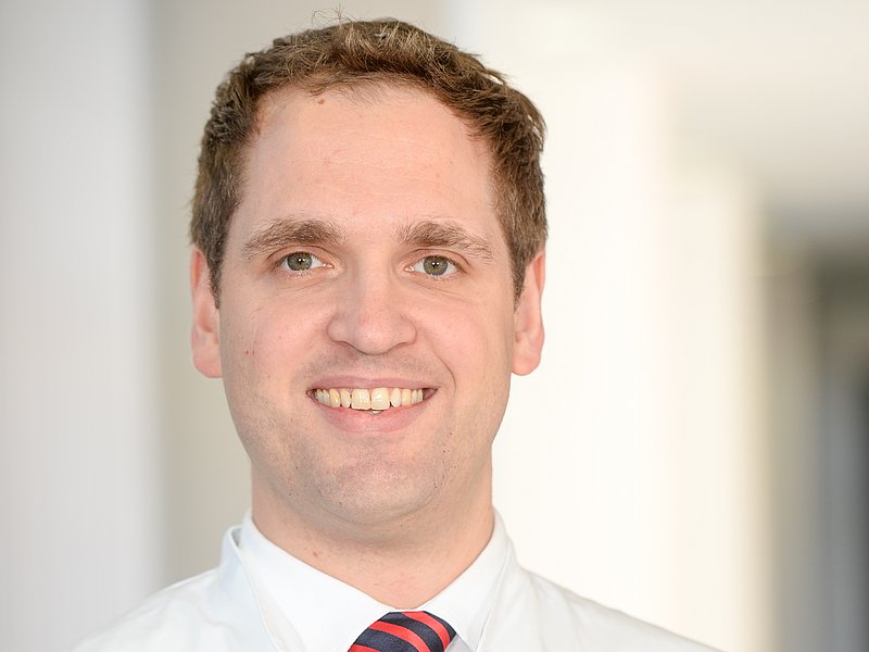 Dr. Felix Körfer Oberarzt der Klinik für Orthopädie und Unfallchirurgie, Alterstraumatologie St. Hildegardis Krankenhaus